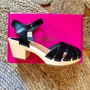 BRAND NEW Hasbeens Pearl Clogs